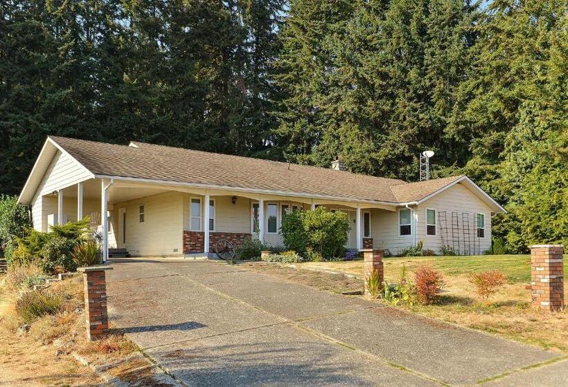 Cowichan Valley Country Escape