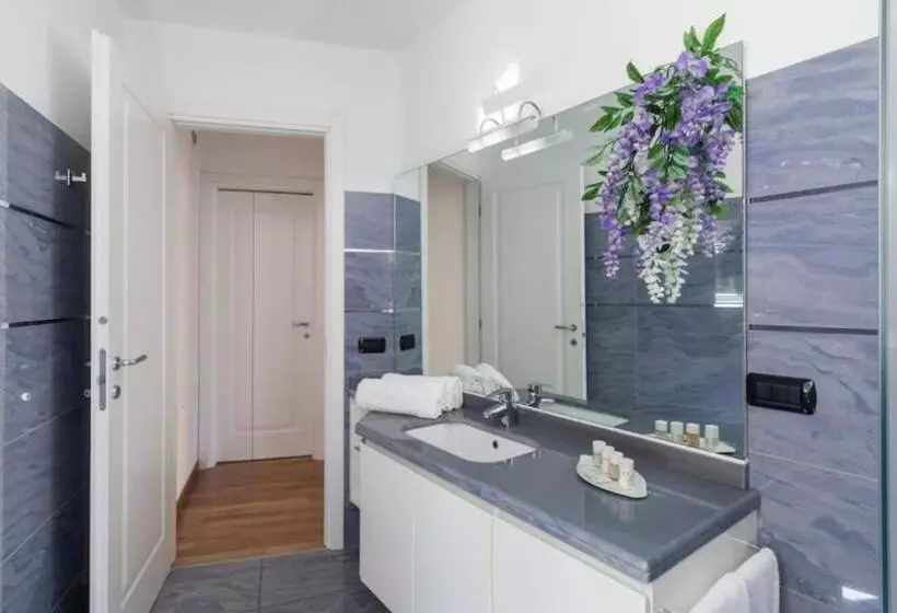 Luxury Lakefront Property