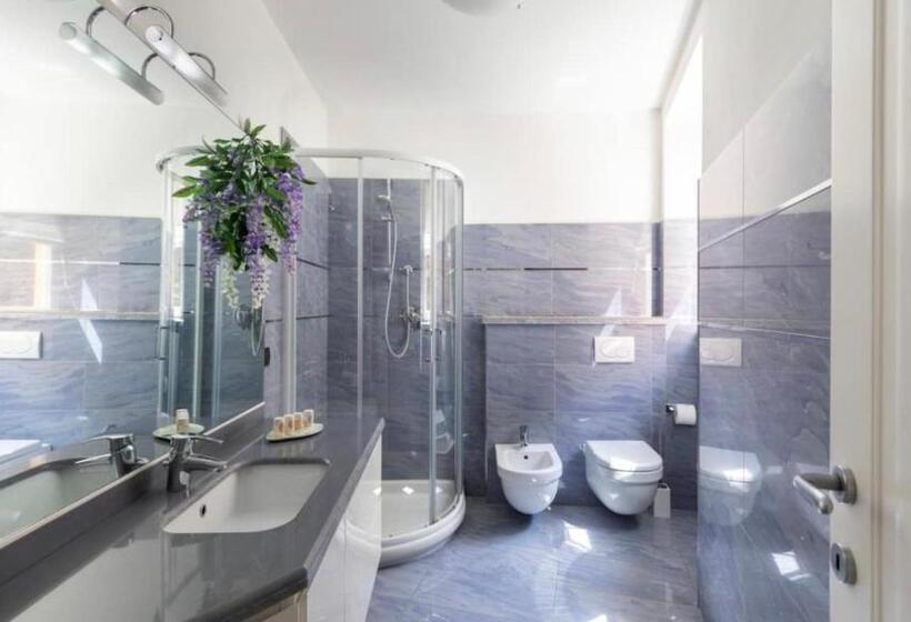 Luxury Lakefront Property