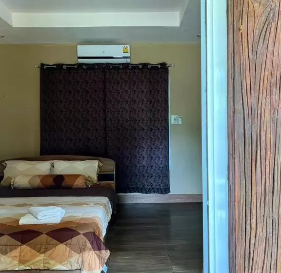 پانسیون นพรัตน์การ์เด้นฮิลล์