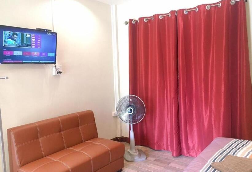 پانسیون นพรัตน์การ์เด้นฮิลล์