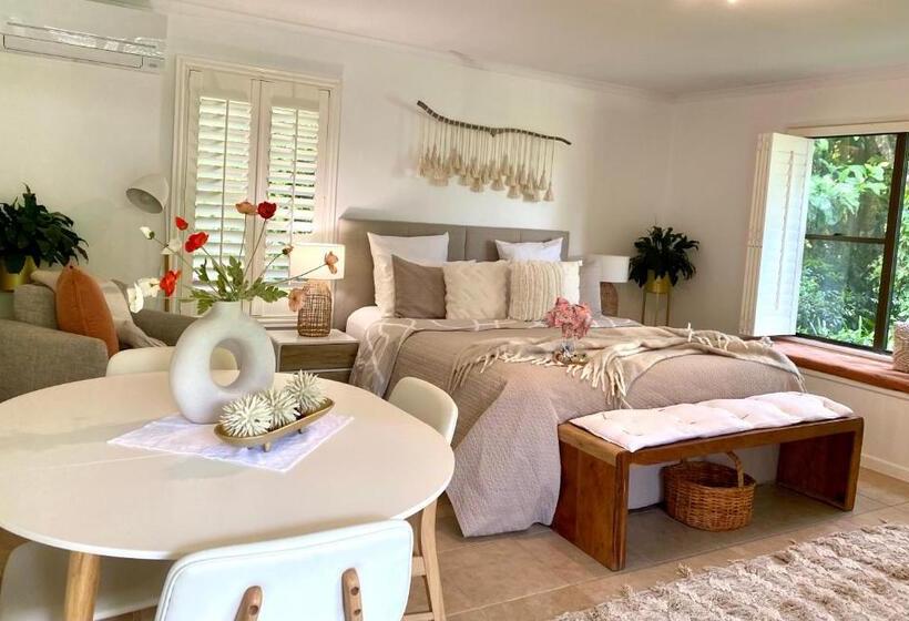 پانسیون Maleny Lake Cottages