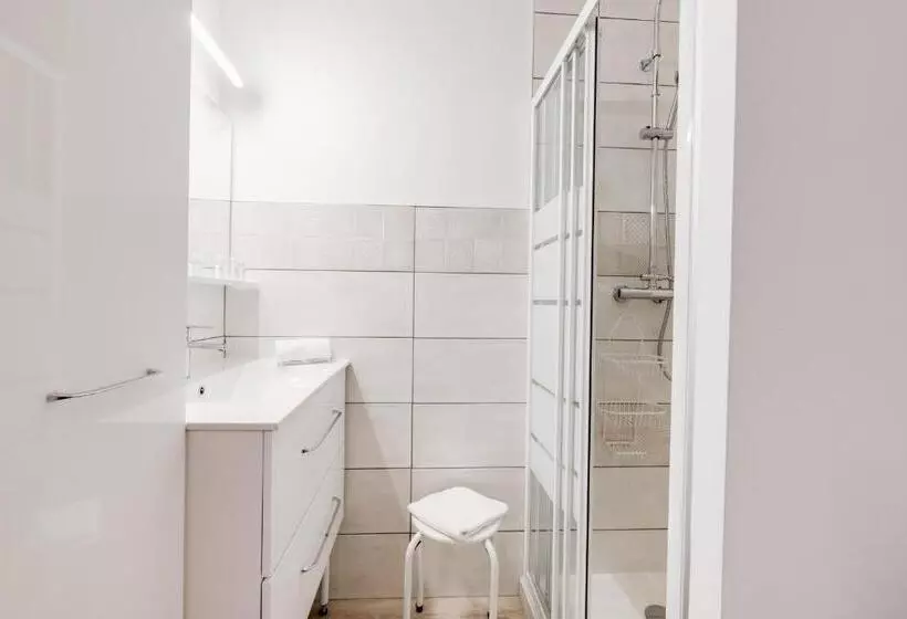 The Bells   Charming T2 Near The Lake