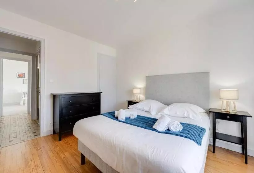 The Bells   Charming T2 Near The Lake