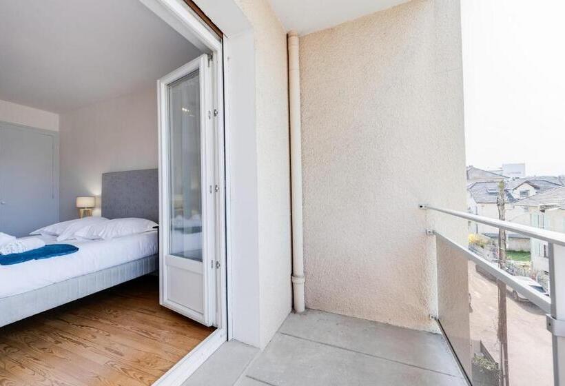 The Bells Charming T2 Near The Lake