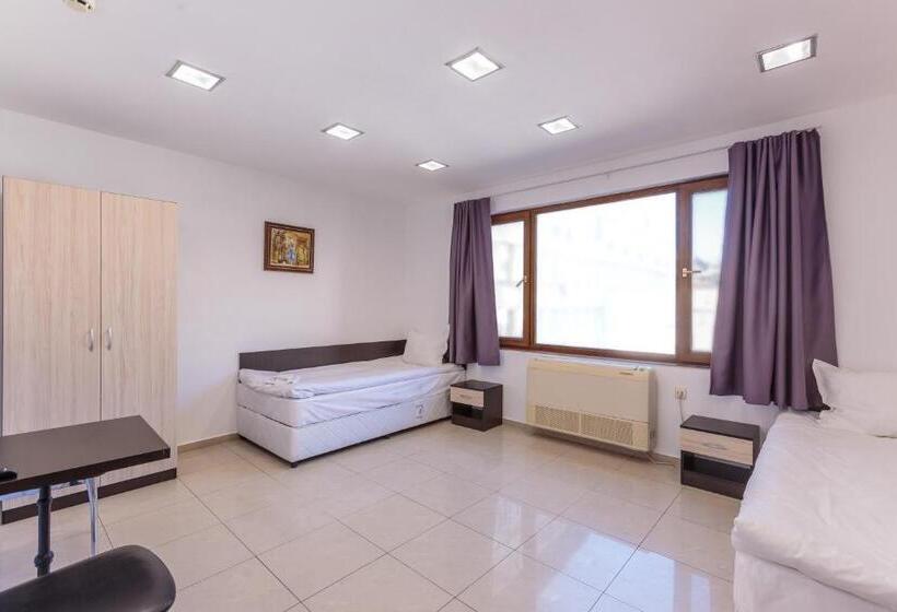 ユースホステル стаи за гости хан крум