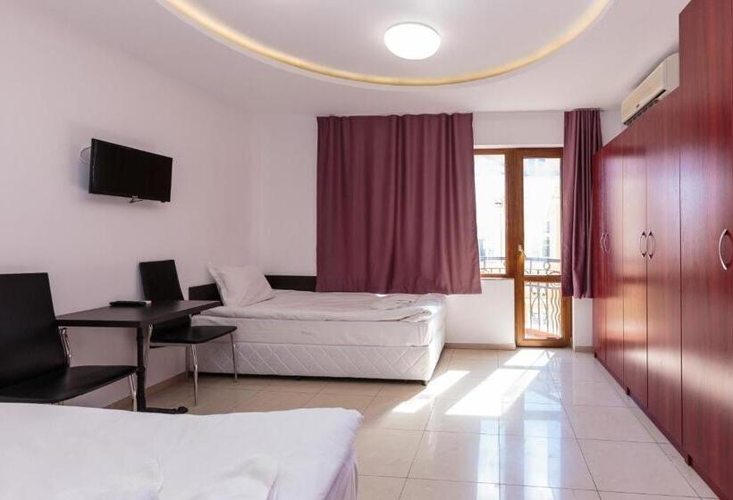 ユースホステル стаи за гости хан крум