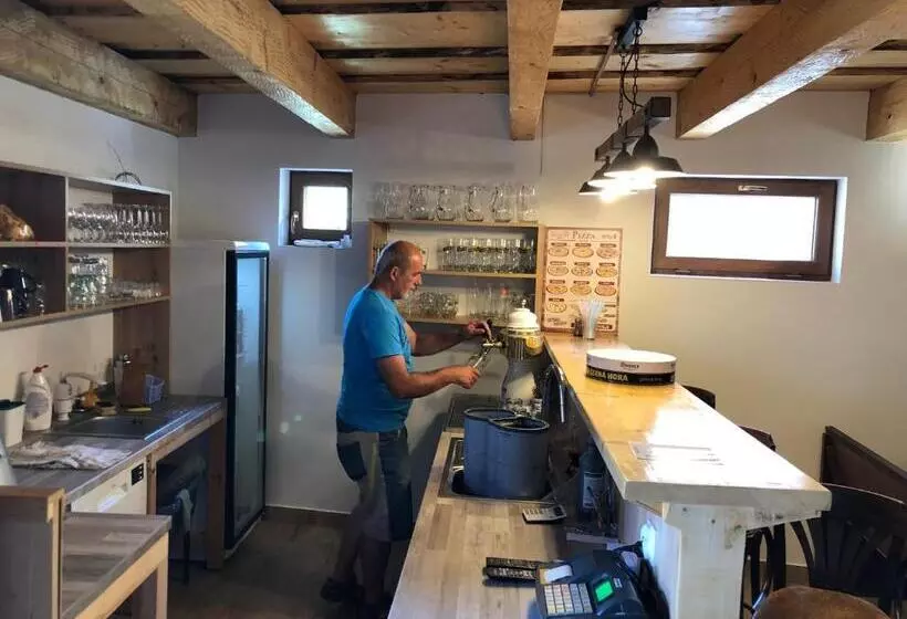 Retkeilymaja Penzion Zaječský šenk