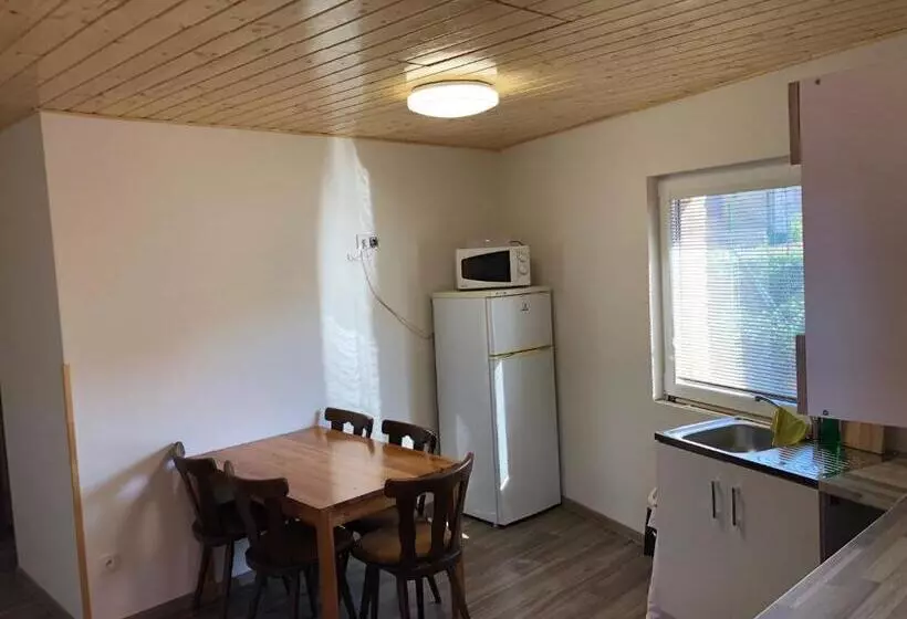 Retkeilymaja Penzion Zaječský šenk