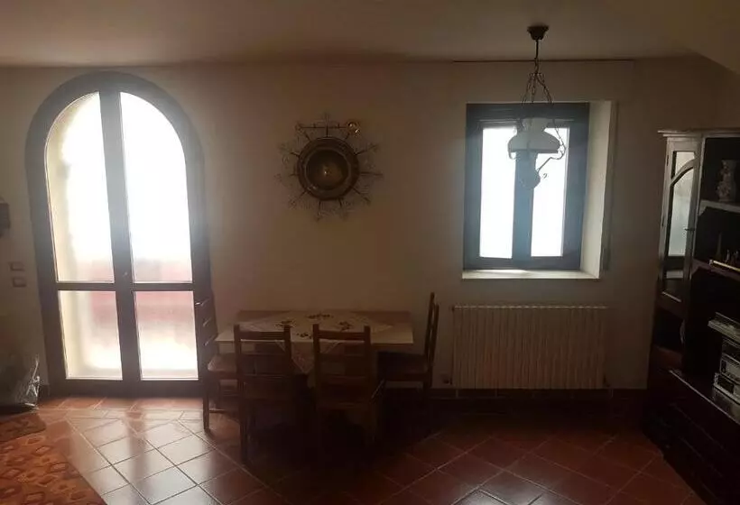 Aamiaismajoitus (B&B) La Casa Blanca