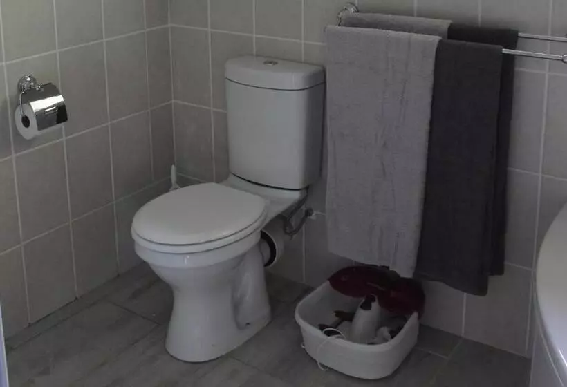 تختخواب و صبحانه The Cottage On The Corner