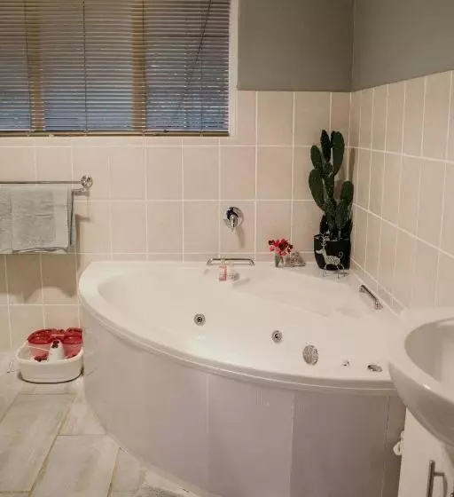 تختخواب و صبحانه The Cottage On The Corner