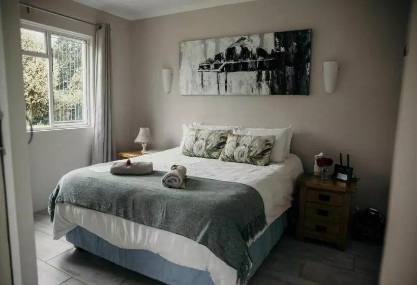 تختخواب و صبحانه The Cottage On The Corner