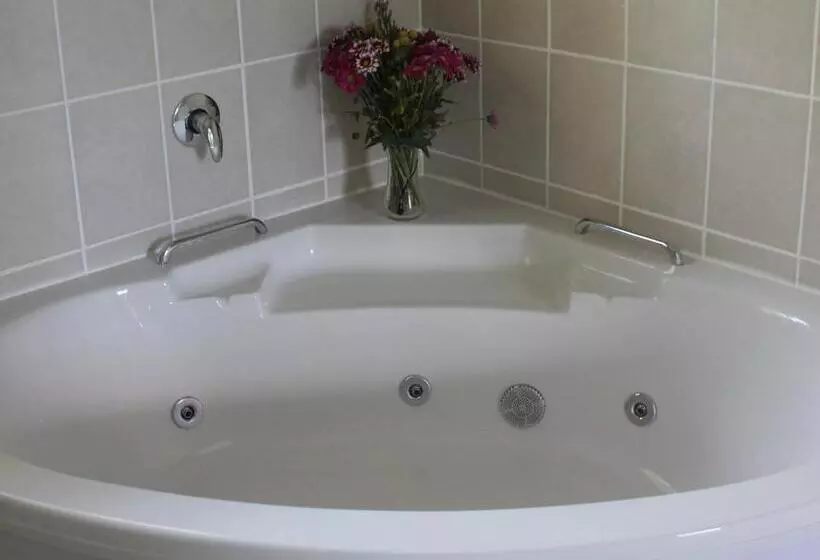 تختخواب و صبحانه The Cottage On The Corner