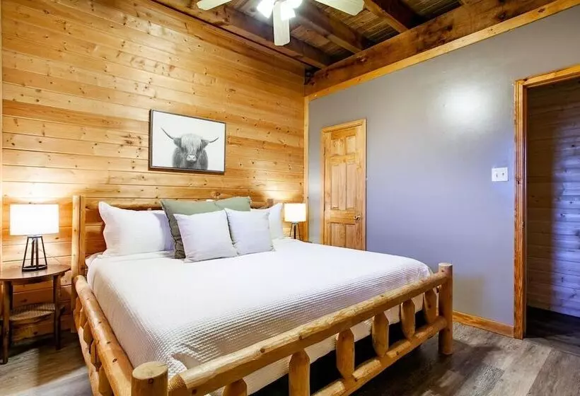 Big Bear Lodge In Sevierville