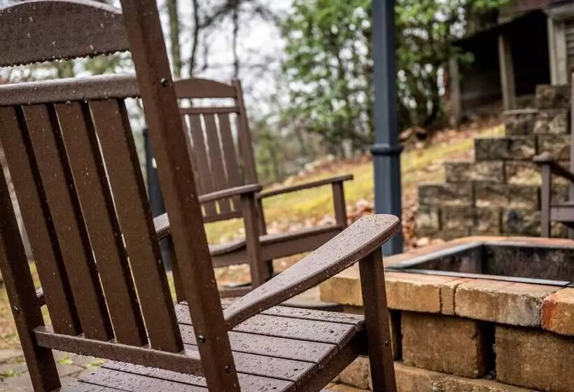 Big Bear Lodge In Sevierville