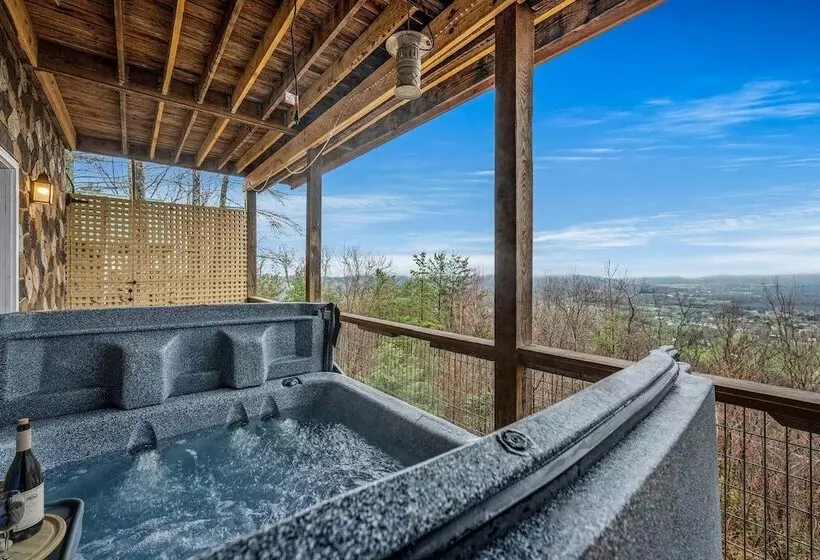 Big Bear Lodge In Sevierville