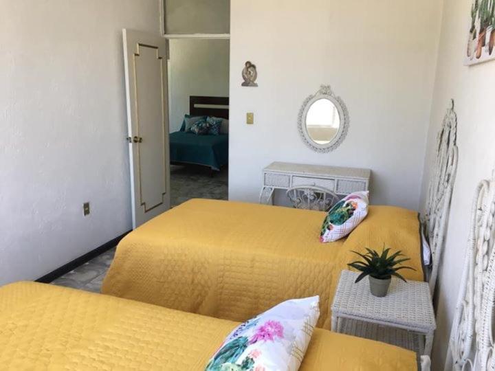 Antigua Casa De La Alameda