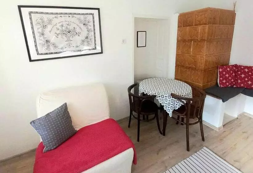 Lankás Vendégház   Hollókő