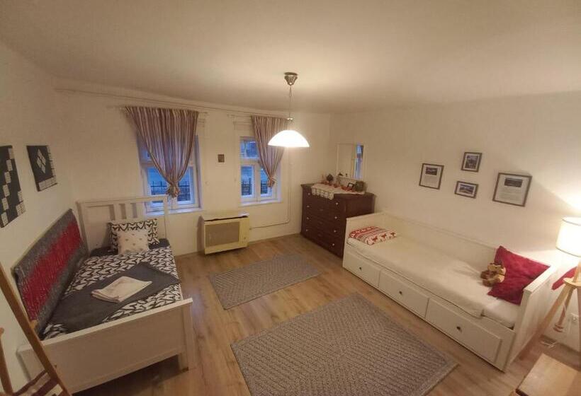 Lankás Vendégház Hollókő