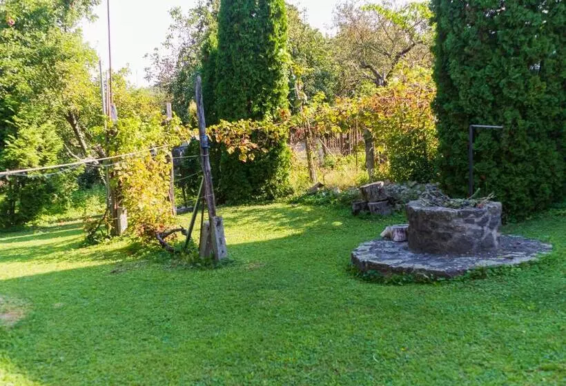 Lankás Vendégház   Hollókő