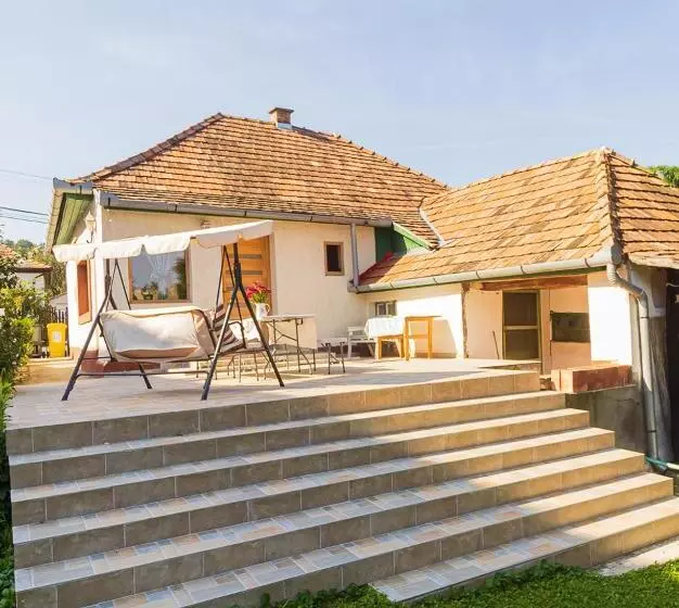 Lankás Vendégház   Hollókő