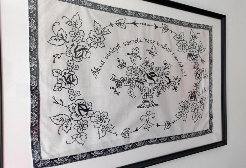 Lankás Vendégház Hollókő