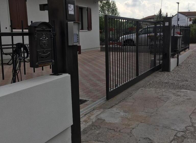 פנסיון Sg Rooms   Casa Laura