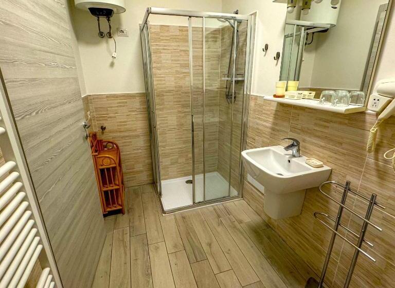 פנסיון Sg Rooms   Casa Laura