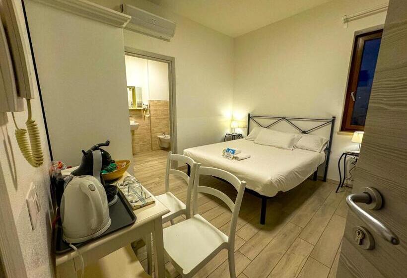 פנסיון Sg Rooms   Casa Laura