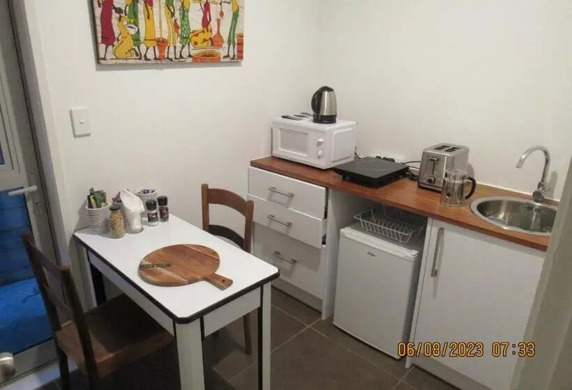 پانسیون Castor Bay Homestay