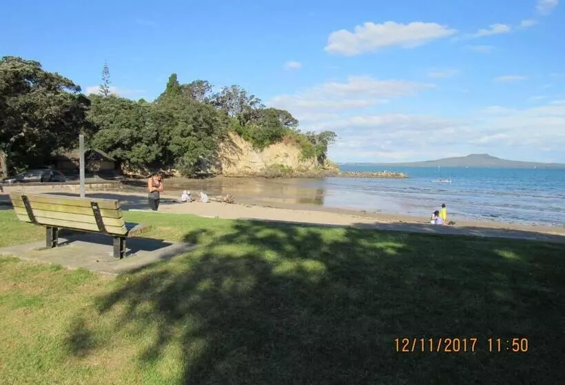پانسیون Castor Bay Homestay