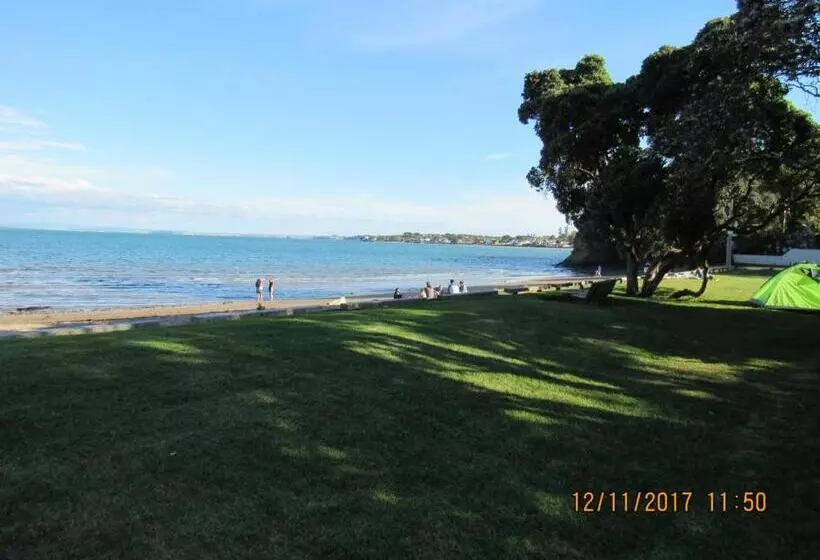 پانسیون Castor Bay Homestay