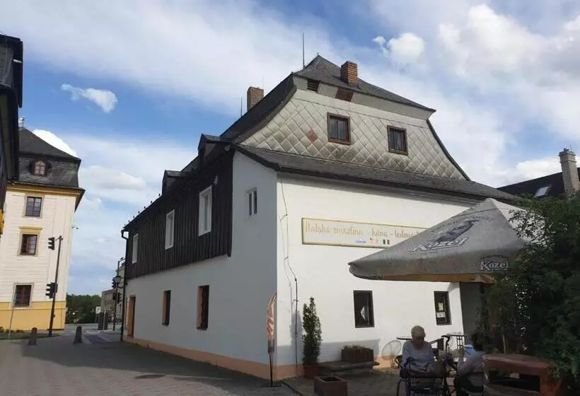 Majatalo Penzion Sklář