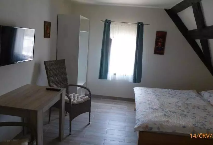 Majatalo Penzion Sklář