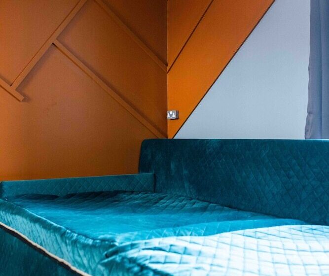 The Luxury Penthouse By Sasco Apartments