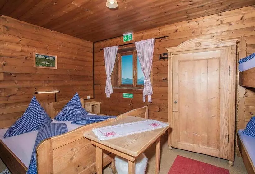 هاستل Hocheckhuette On Top Of The Kitzbuehel Hahnenkamm Mountain