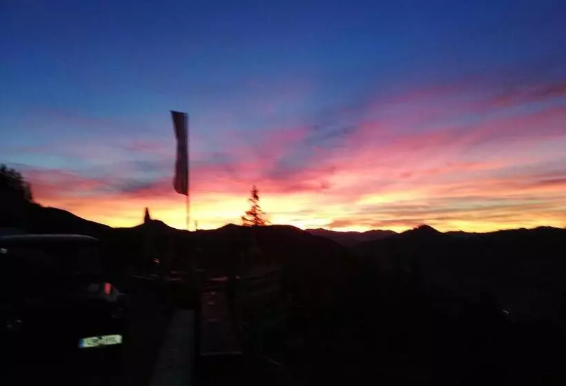 هاستل Hocheckhuette On Top Of The Kitzbuehel Hahnenkamm Mountain