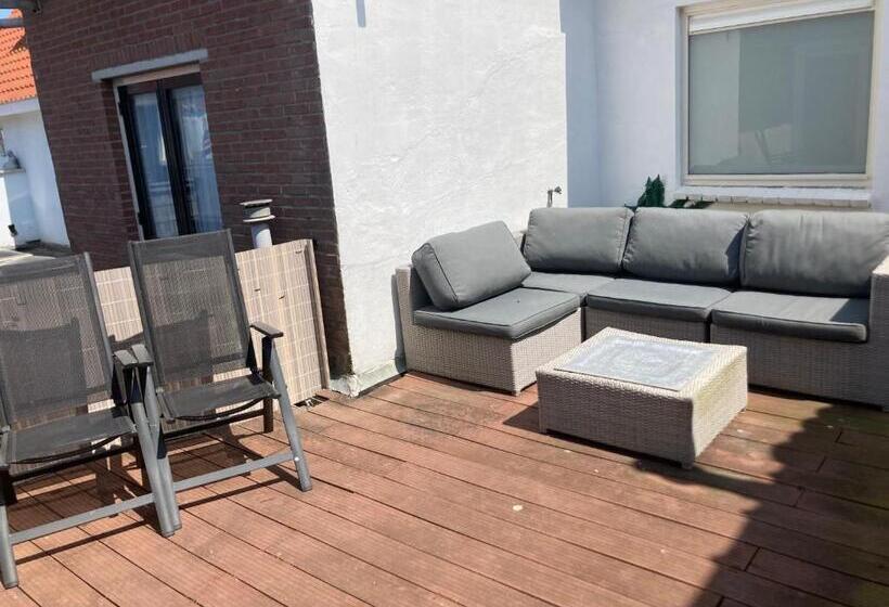 Beach House Hollywood