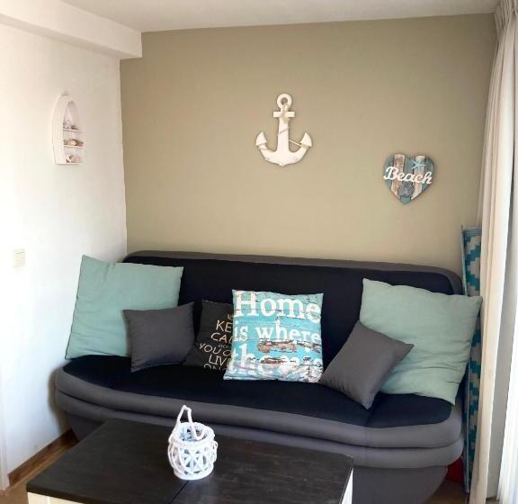 Beach House Hollywood