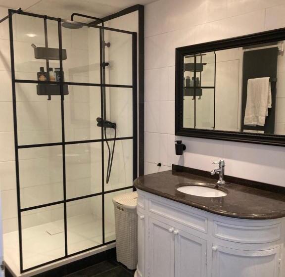 Beach House Hollywood