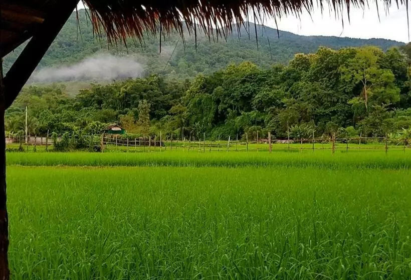ホテル ฮ้างนาตาจันทร์