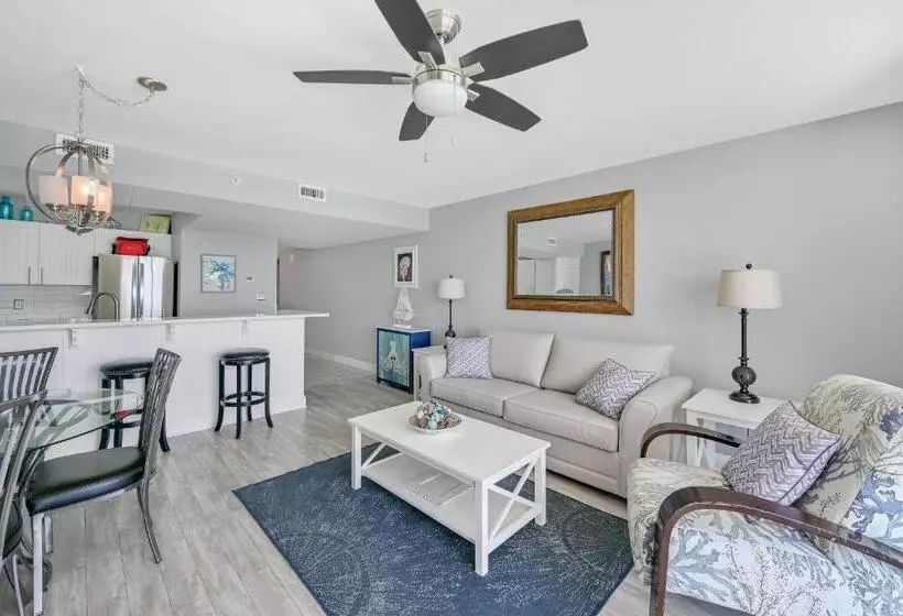 Pelican Beach Resort By Tufan