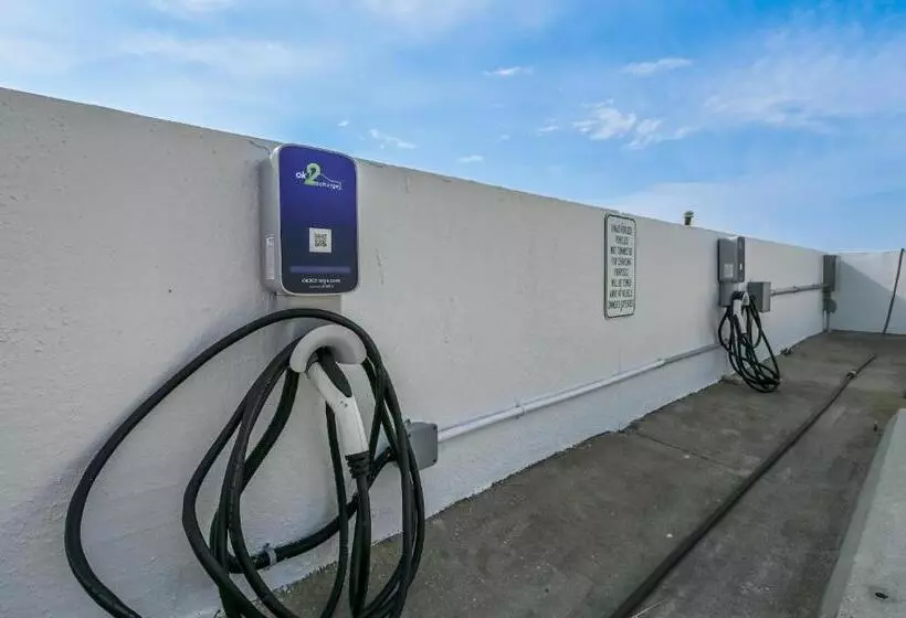 Pelican Beach Resort By Tufan