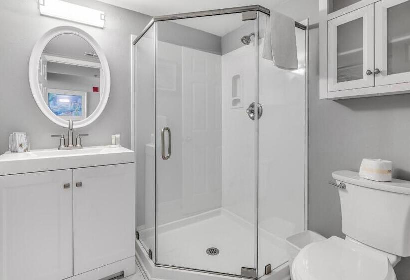 Pelican Beach Resort By Tufan