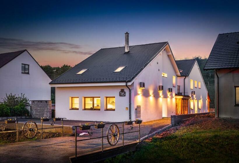 펜션 žabinec Penzion, Vinotéka