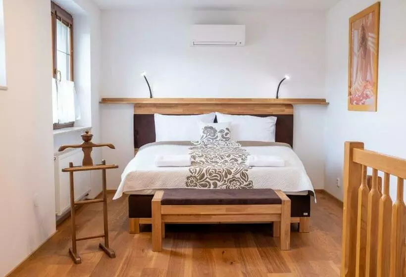 ペンション žabinec   Penzion, Vinotéka