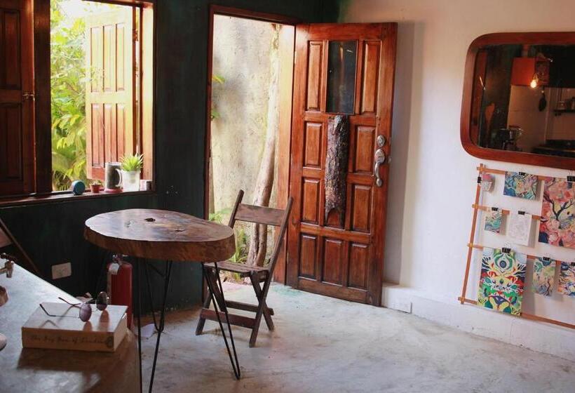 پانسیون Black Jaguar Hostel