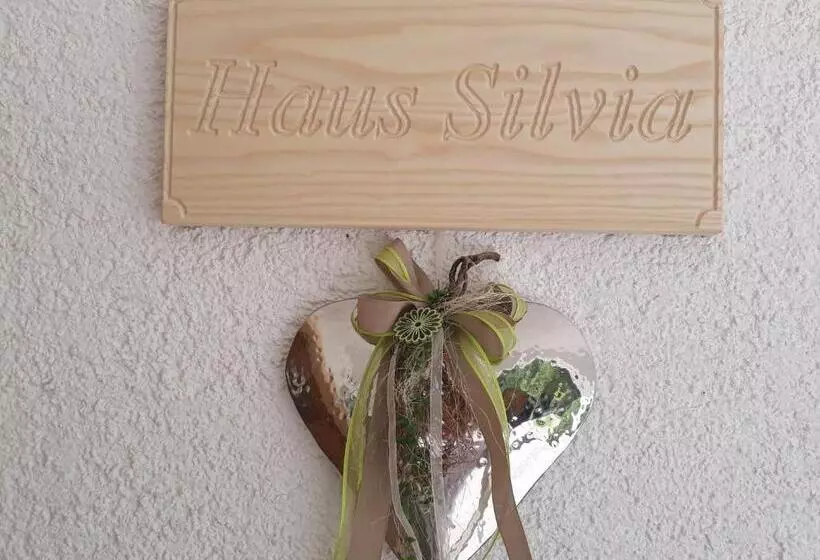 ペンション Haus Silvia