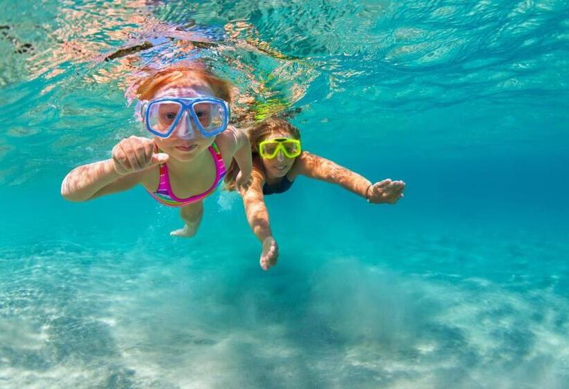 אתר נופש Calm Waters Waterfront Cottages